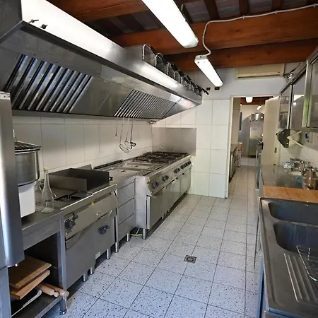 Al Furlo Con Idromassaggio Villa