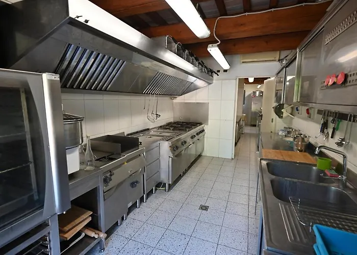 Al Furlo Con Idromassaggio Βίλα